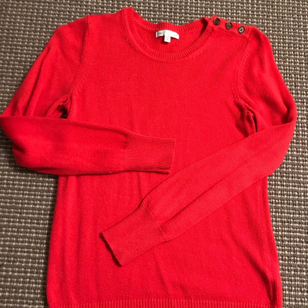 GAP Red sweater